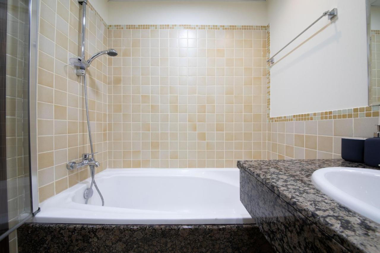 Maison Privee - Shams 1 Apartment Dubai